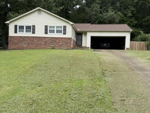 1305 Woodgate Drive , Humboldt, TN 38343