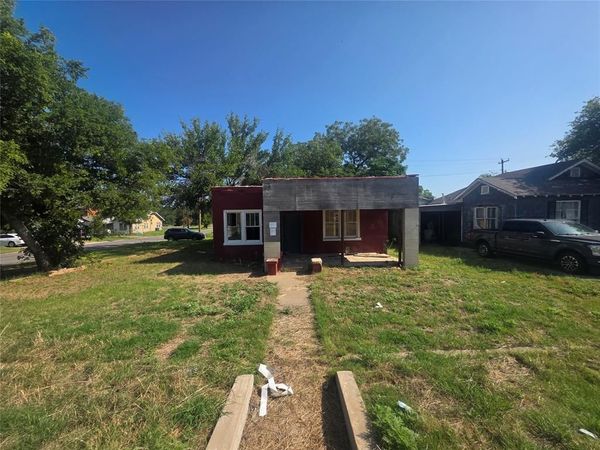 1100 E Walker Street , Breckenridge, TX 76424