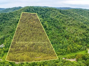 9999 State Hwy 223, Flat Lick, KY 40935