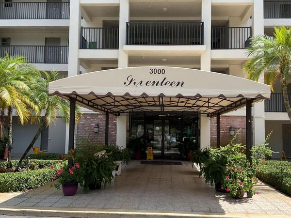3000 S COURSE Drive, Unit 402, Pompano Beach, FL 33069