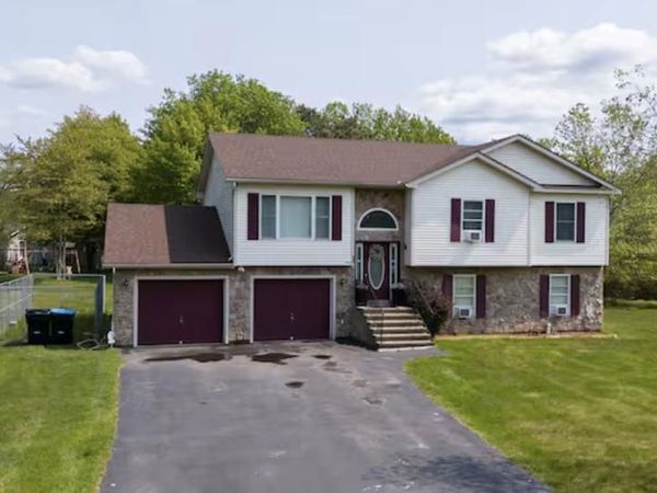 449 CLEARVIEW DRIVE, LONG POND, PA 18334