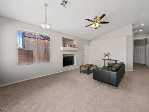 9588 Ensworth Street, Las Vegas, NV 89123