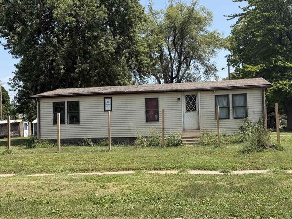 1015 B Avenue W, Oskaloosa, IA 52577