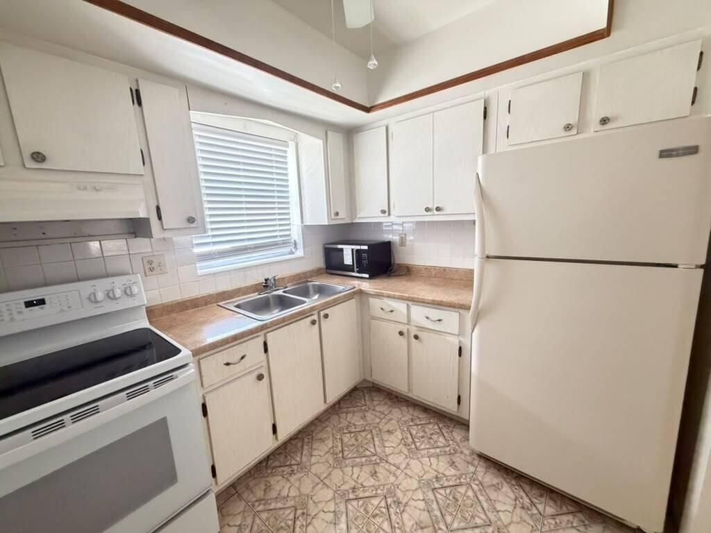2727 Dudley Drive W, Unit E, West Palm Beach, FL 33415 Photo