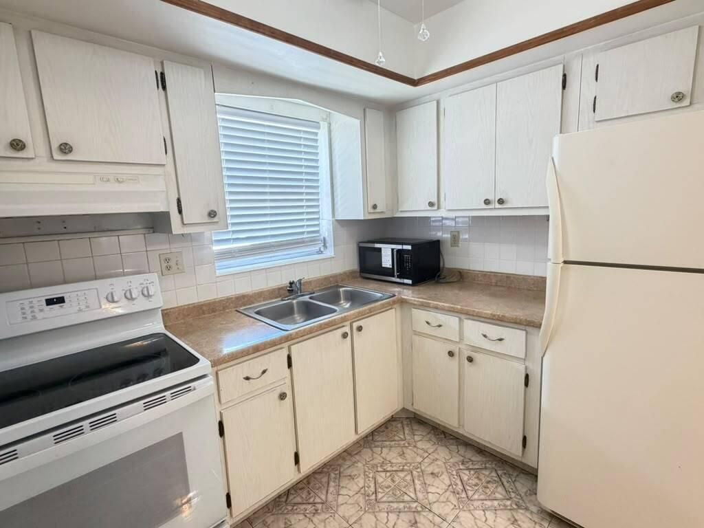 2727 Dudley Drive W, Unit E, West Palm Beach, FL 33415 Photo