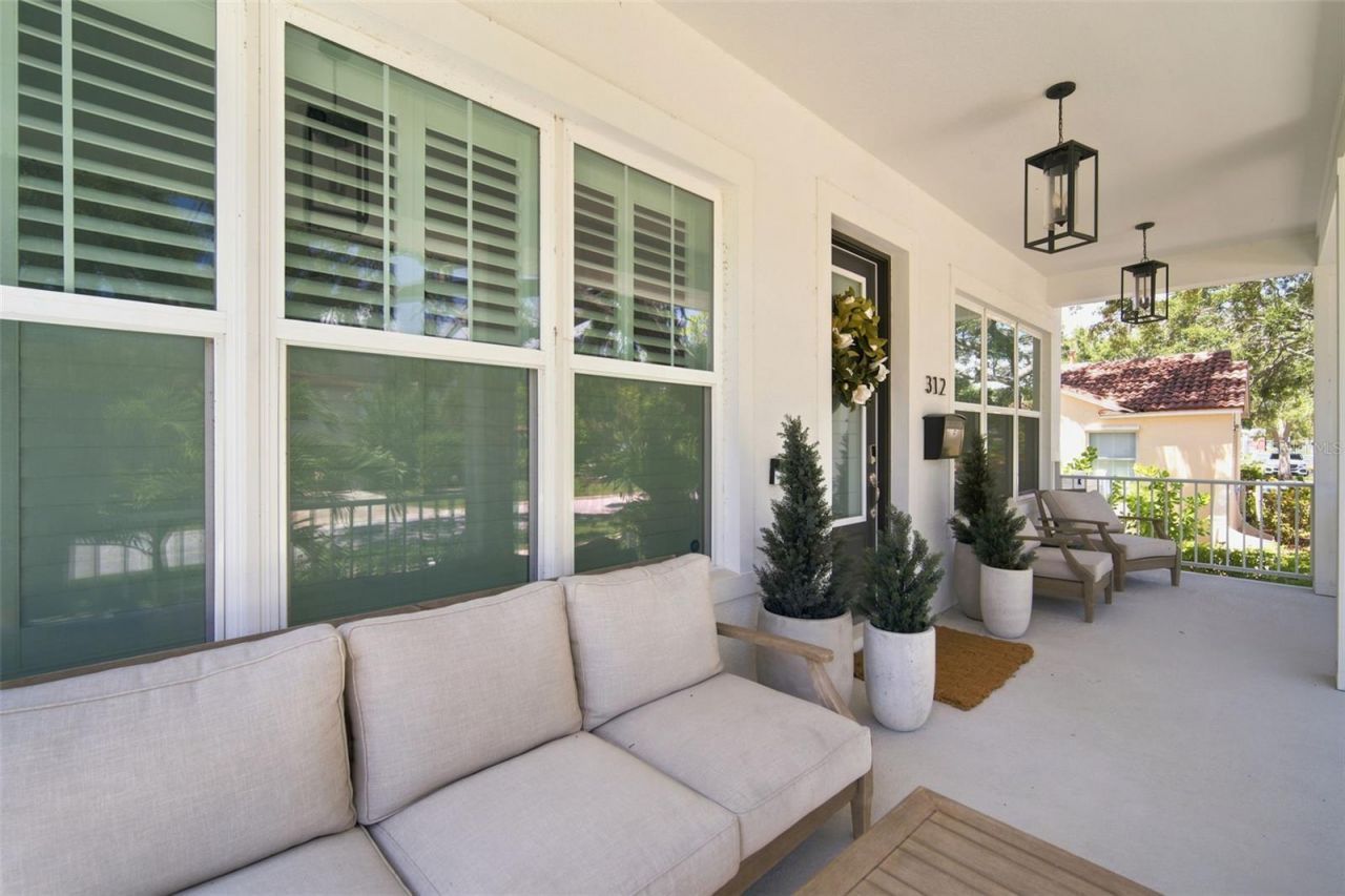 312 35th Avenue Ne, Saint Petersburg, FL 33704 Photo