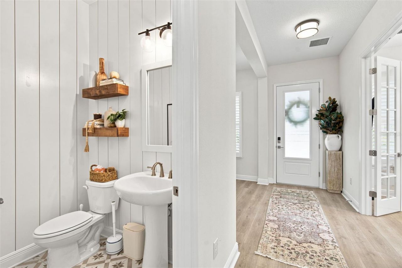 312 35th Avenue Ne, Saint Petersburg, FL 33704 Photo