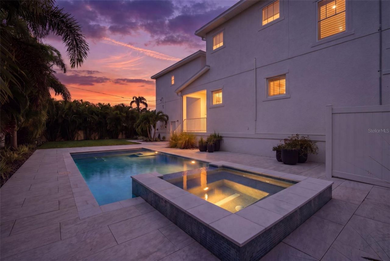 312 35th Avenue Ne, Saint Petersburg, FL 33704 Photo