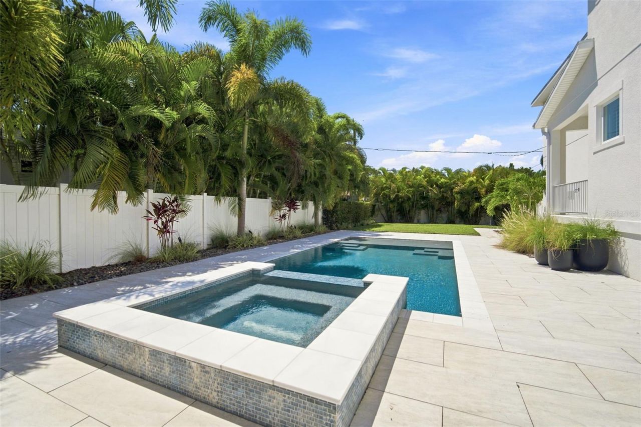 312 35th Avenue Ne, Saint Petersburg, FL 33704 Photo