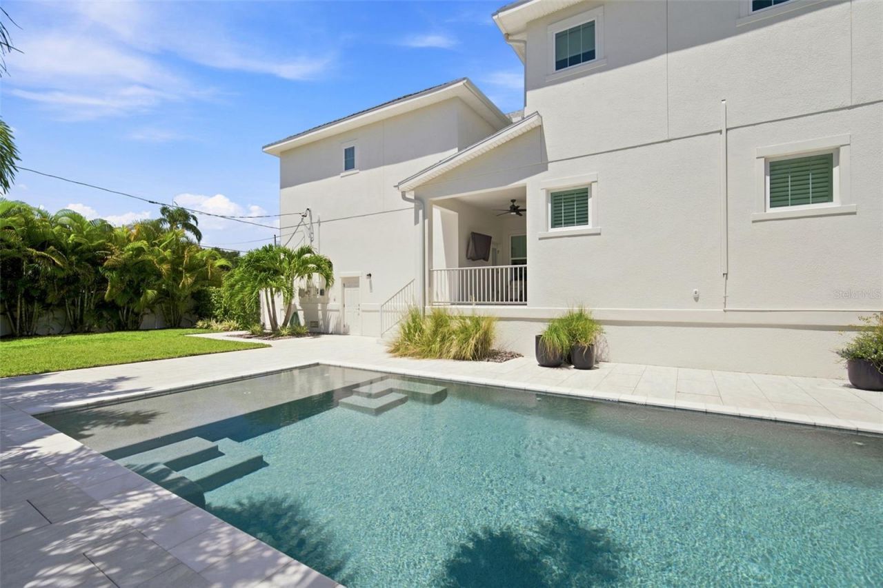 312 35th Avenue Ne, Saint Petersburg, FL 33704 Photo