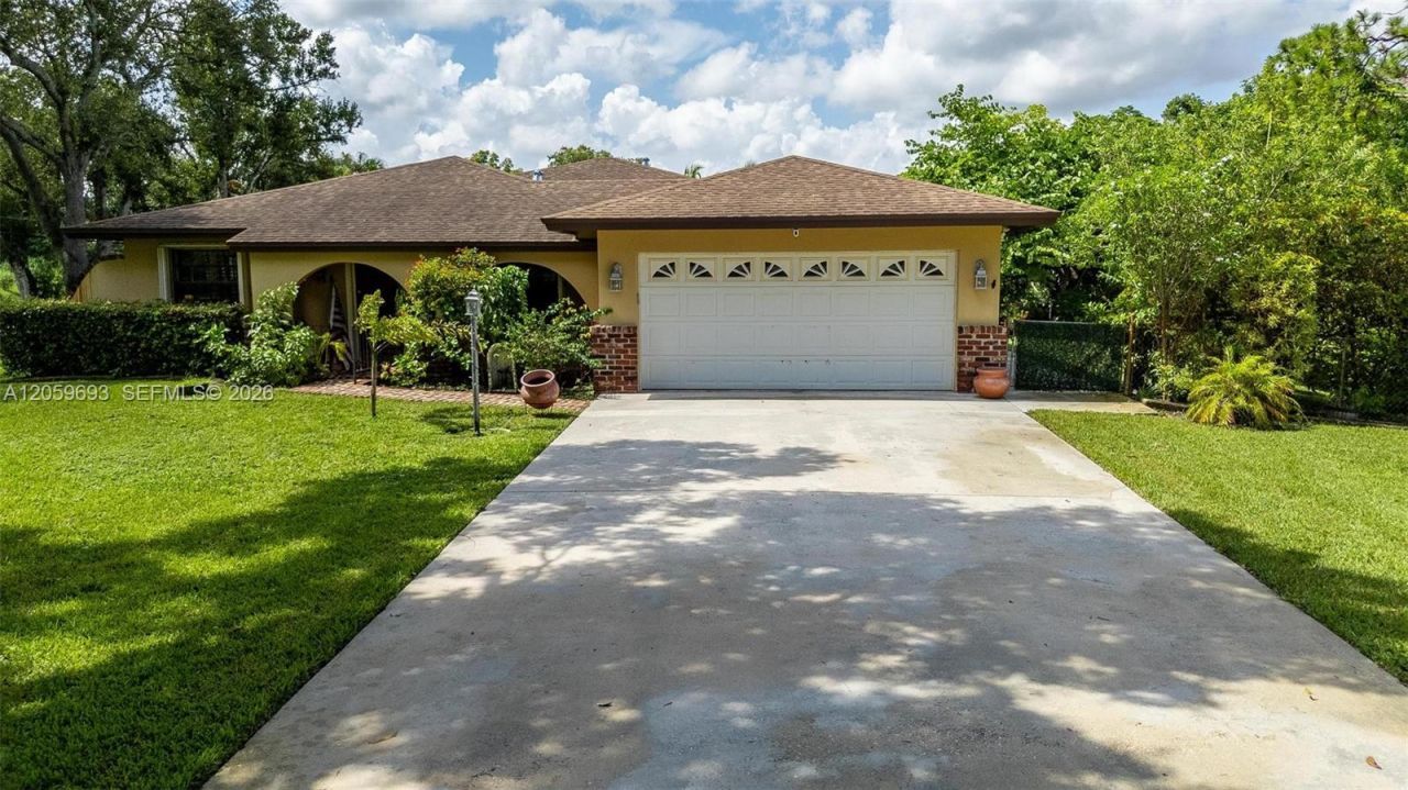 13602 SW 24th St, Davie, FL 33325 Photo