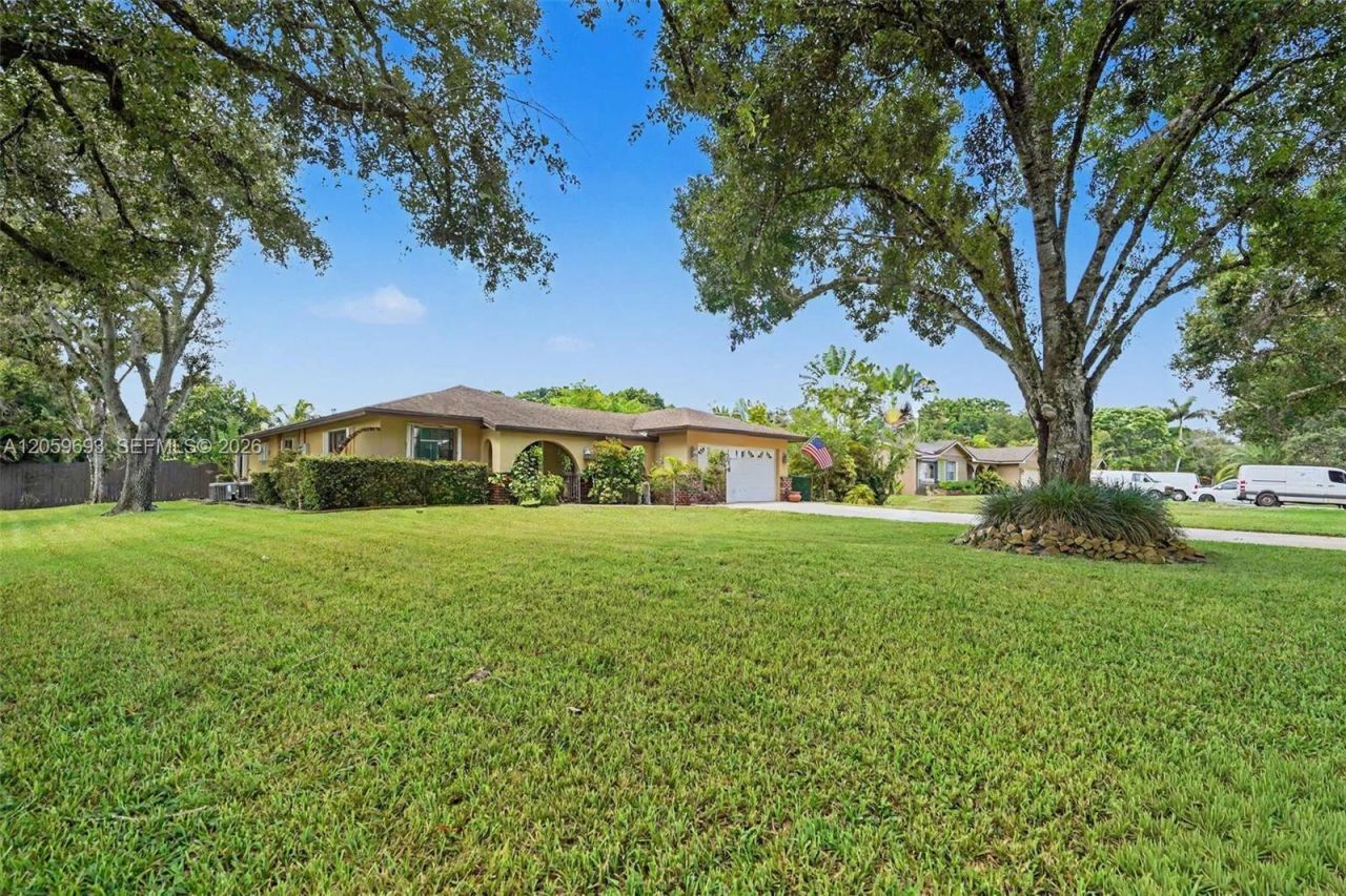 13602 SW 24th St, Davie, FL 33325 Photo