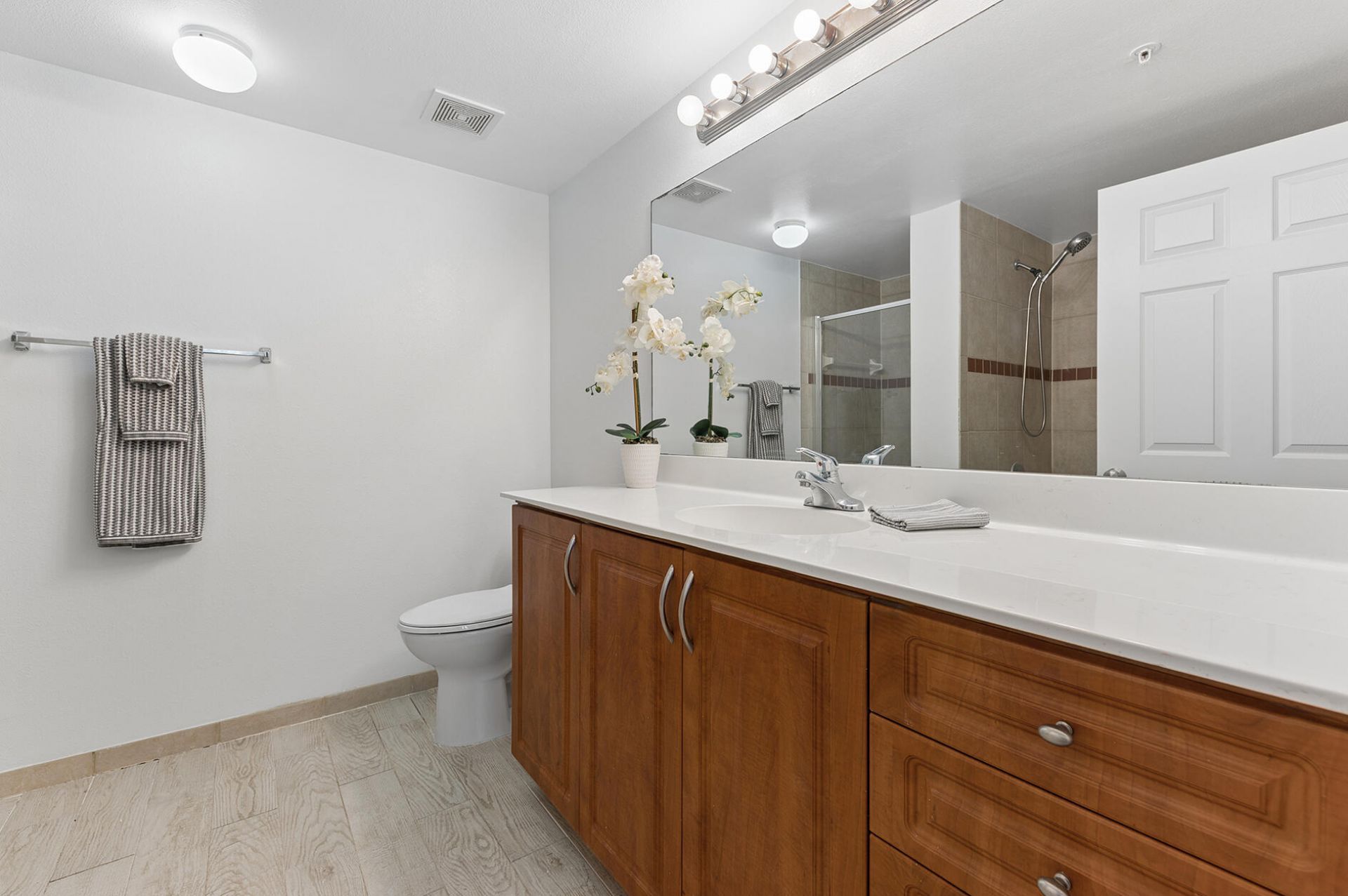 6573 Emerald Dunes Drive, Unit 201, West Palm Beach, FL 33411 Photo