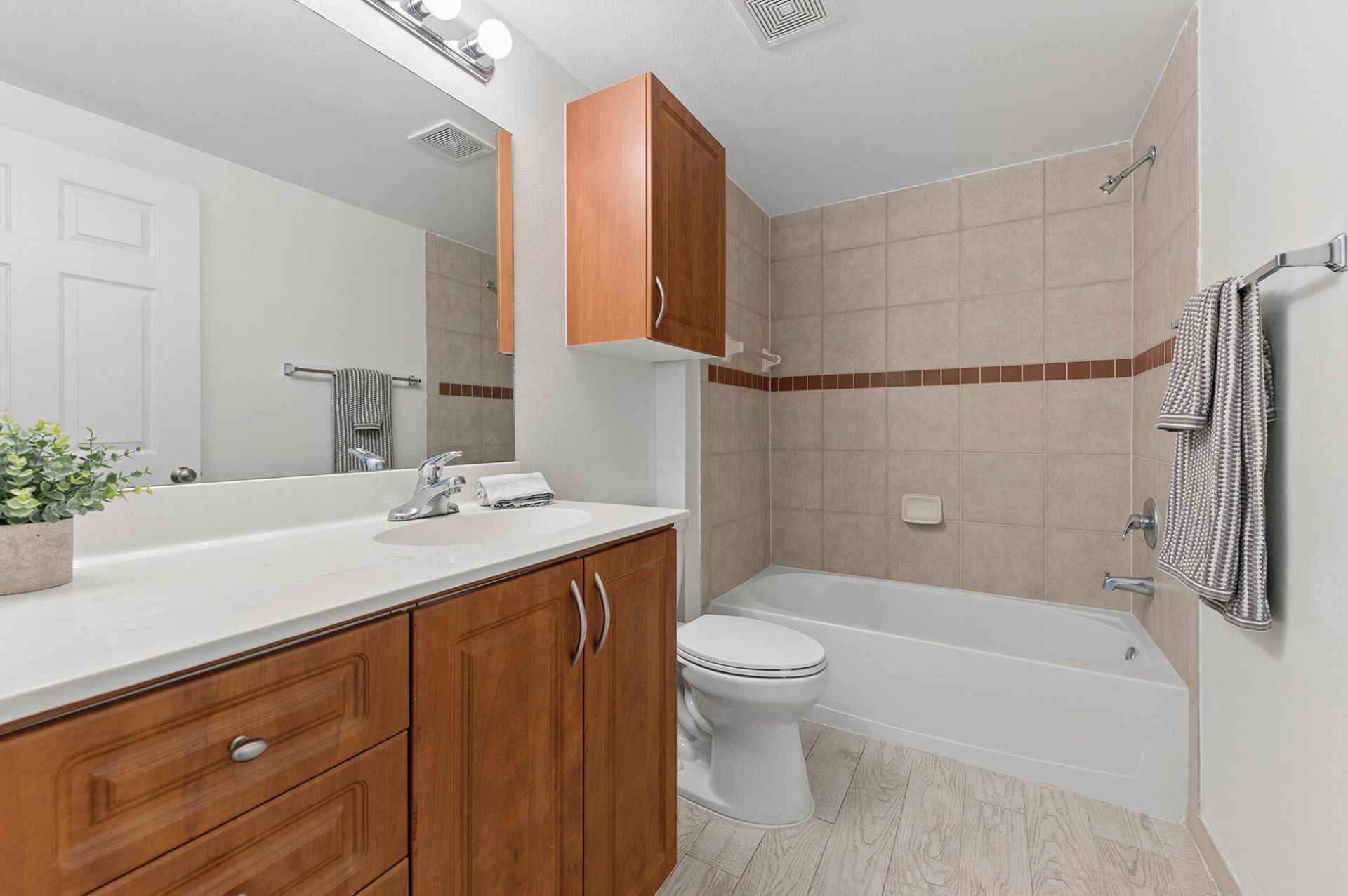 6573 Emerald Dunes Drive, Unit 201, West Palm Beach, FL 33411 Photo