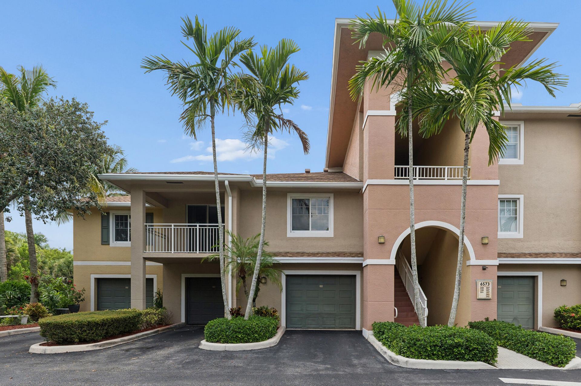 6573 Emerald Dunes Drive, Unit 201, West Palm Beach, FL 33411 Photo