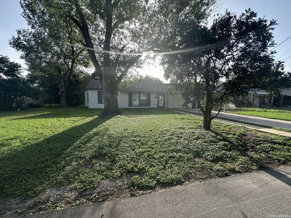 224 PROSPECT ST, Seguin, TX 78155