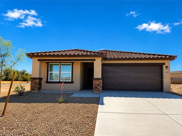 660 E Huyana Wind Drive , Pahrump, NV 89048