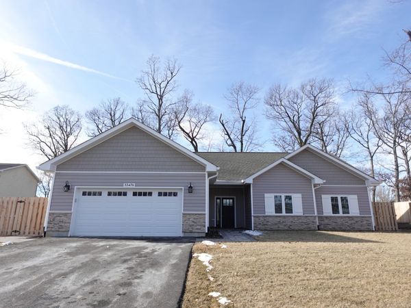 33476 N Evergreen Drive , Grayslake, IL 60030