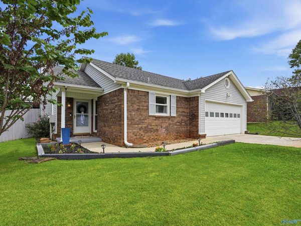 214 Barkwood Drive NE, Huntsville, AL 35811