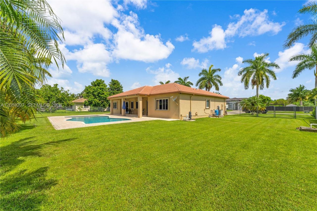 20464 SW 325th St, Homestead, FL 33030 Photo