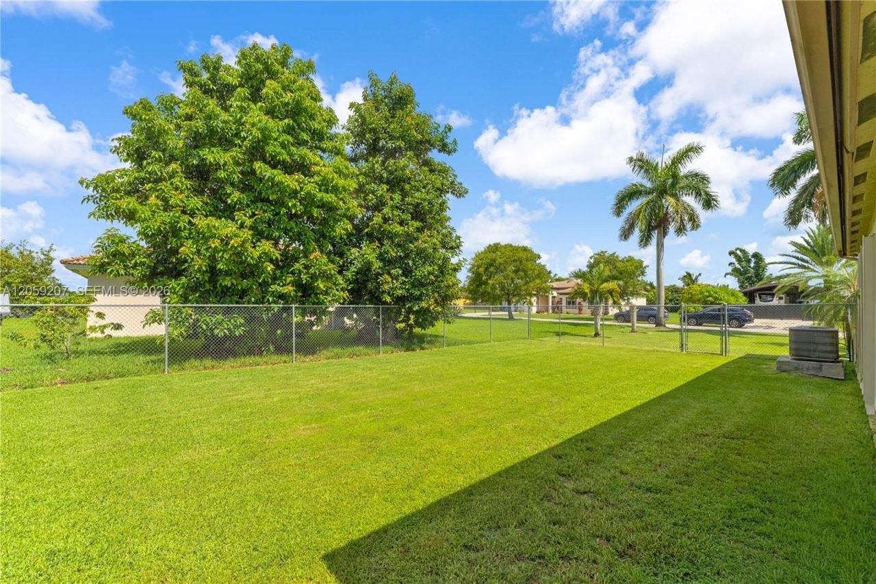 20464 SW 325th St, Homestead, FL 33030 Photo