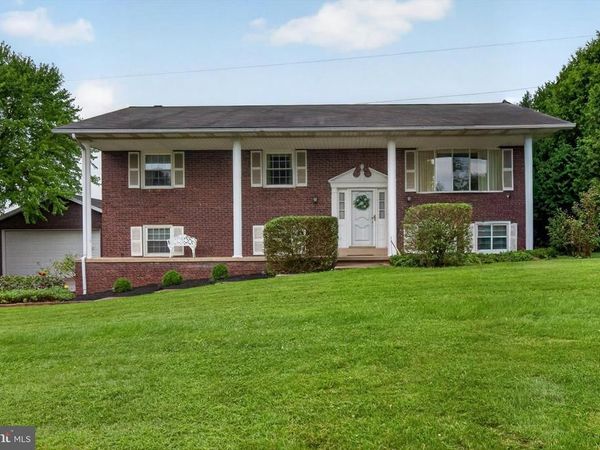 2650 OBERLIN DRIVE, YORK, PA 17404