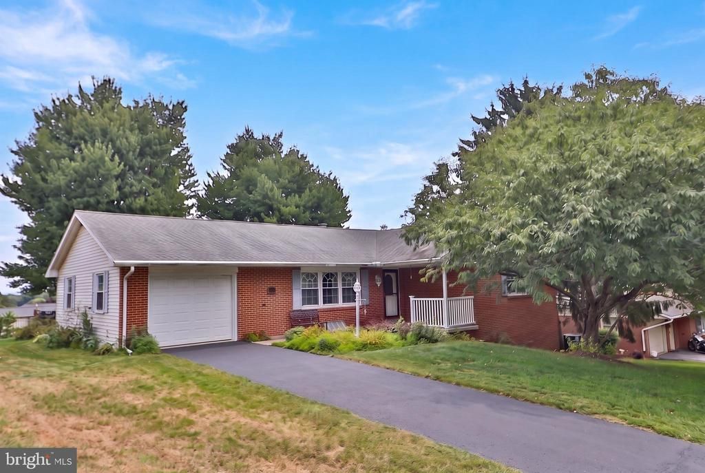 51 MILLER DRIVE, MANHEIM, PA 17545