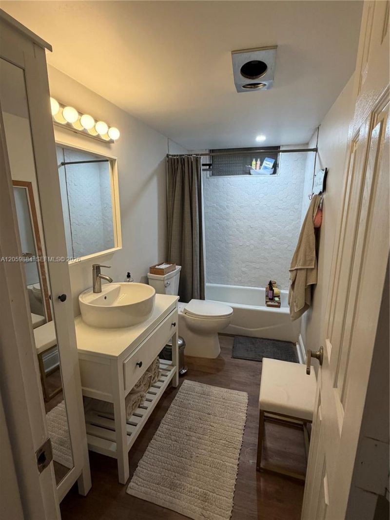 2980 Point East Dr , Unit D101, Aventura, FL 33160 Photo