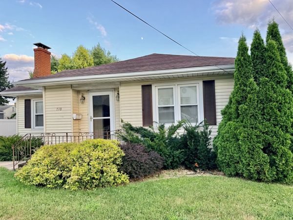 710 Saint Vincents Avenue , Peru, IL 61354