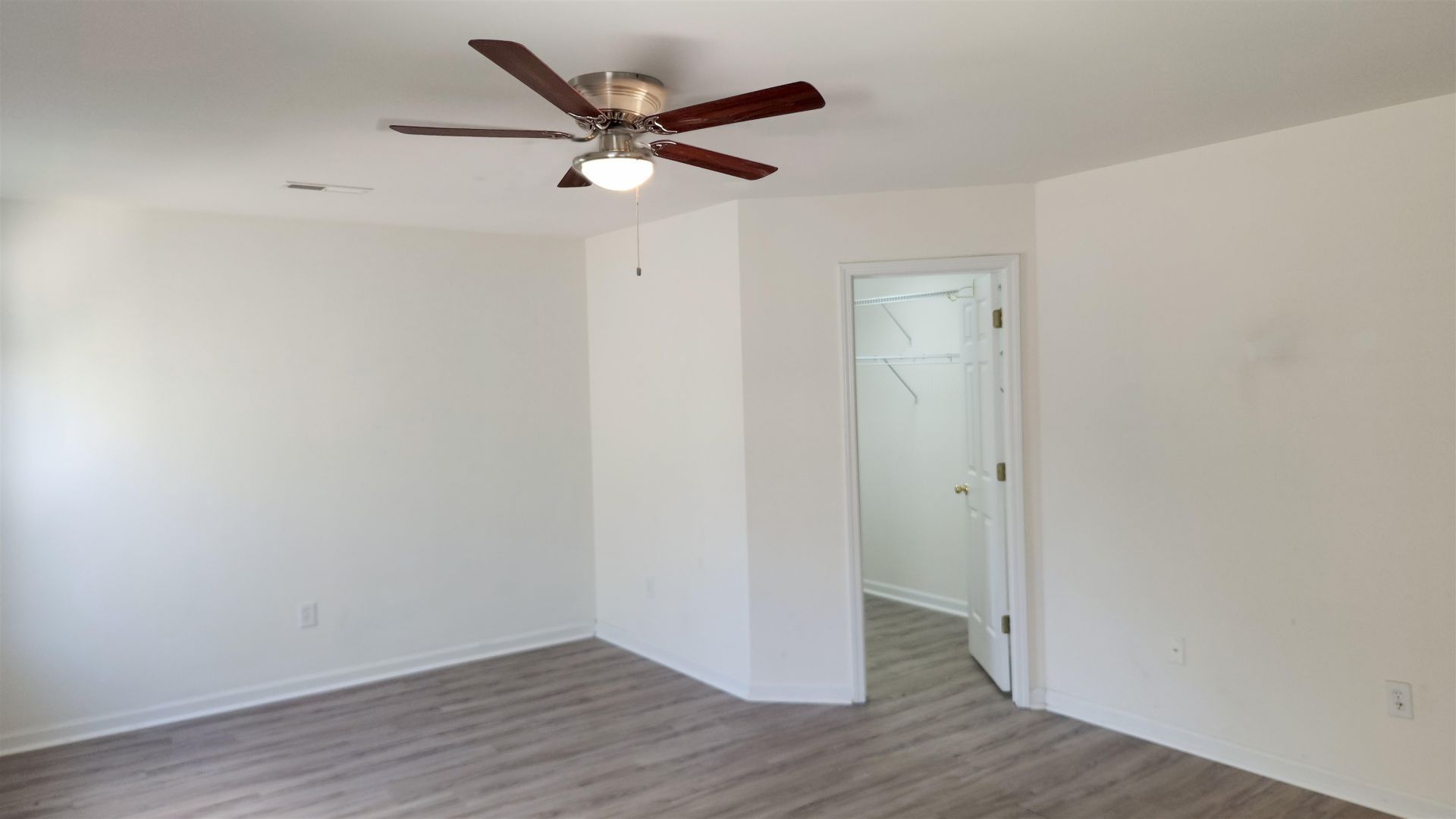 5033 Wickalow Way Photo 20