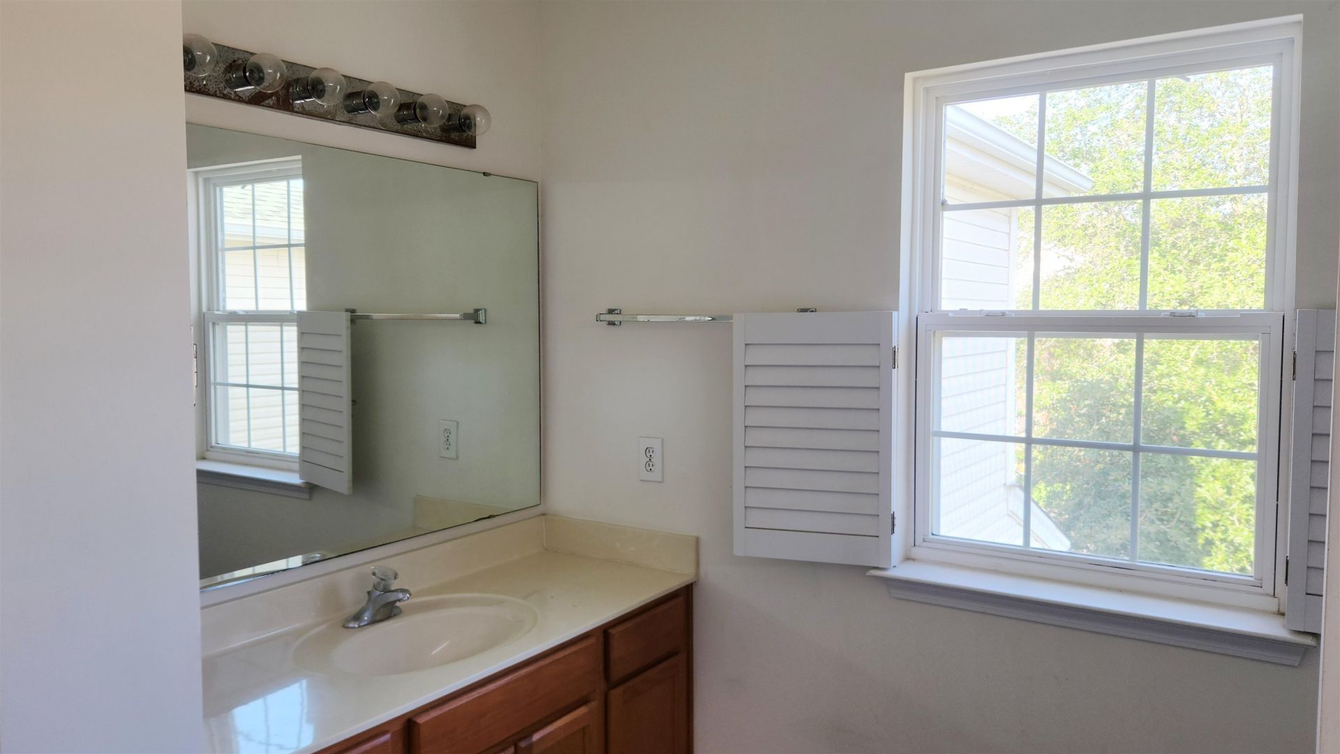 5033 Wickalow Way Photo 22