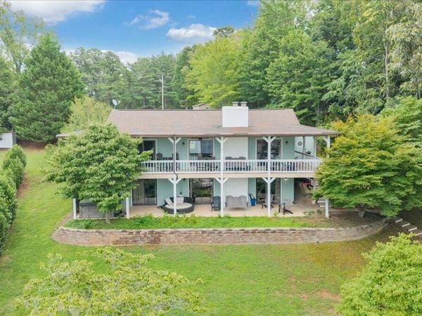 6015 Smith Mountain RD , Penhook, VA 24137