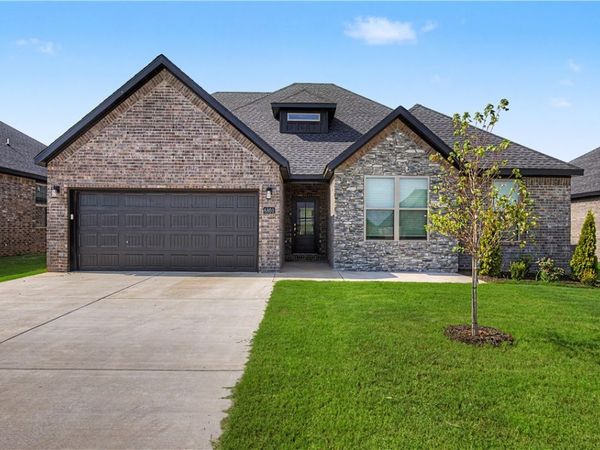 6801 SW Orange Avenue , Bentonville, AR 72715