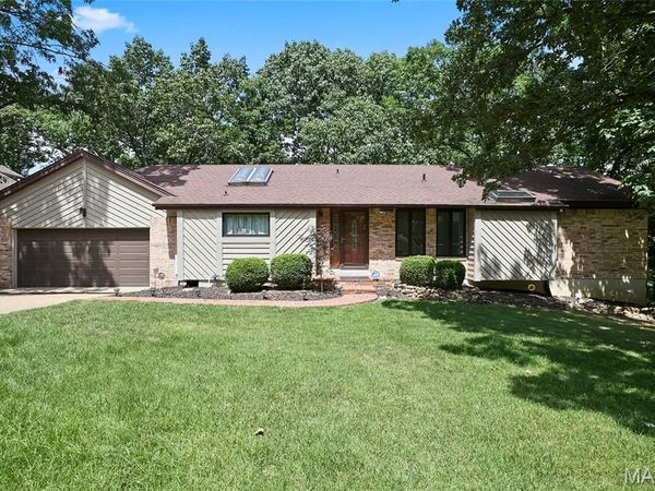 1604 Creightonwood Court , High Ridge, MO 63049
