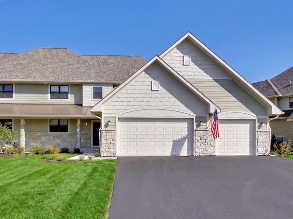 699 Greenview Cir, Unit 38, Geneva, WI 53147