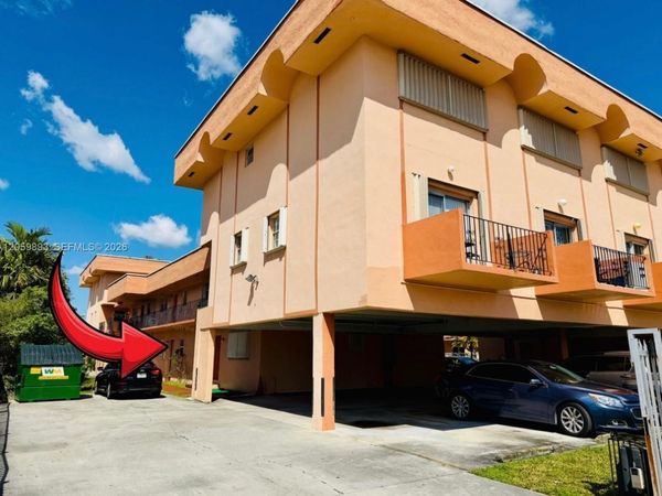 1100 W 35th St , Unit 8, Hialeah, FL 33012