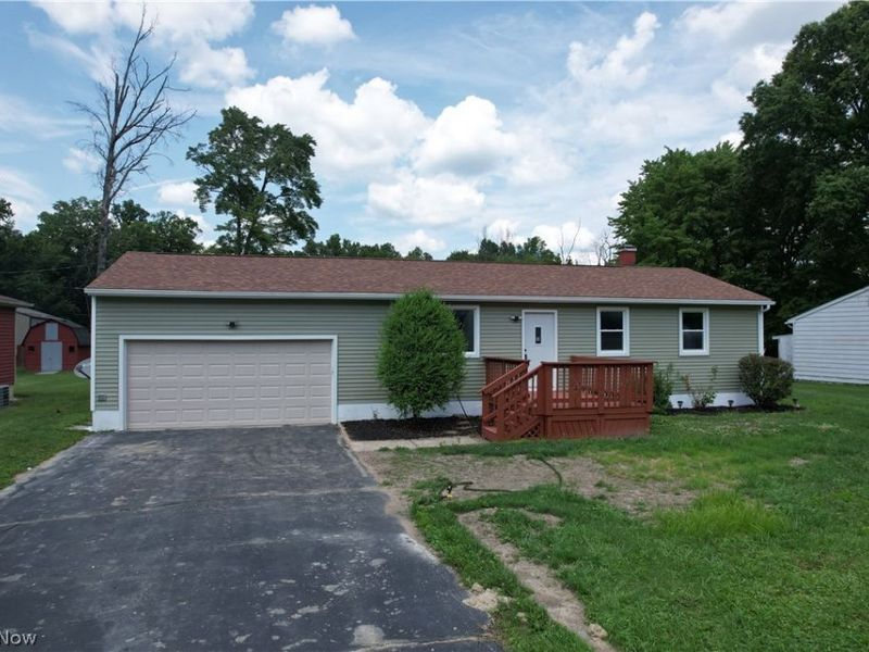 17964 Glendale Avenue, Lake Milton, OH 44429 Photo 2
