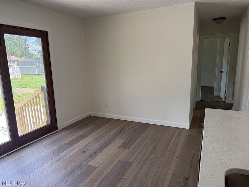 17964 Glendale Avenue, Lake Milton, OH 44429 Photo 5