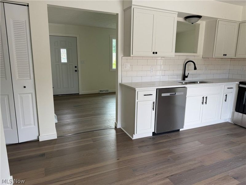 17964 Glendale Avenue, Lake Milton, OH 44429 Photo 9