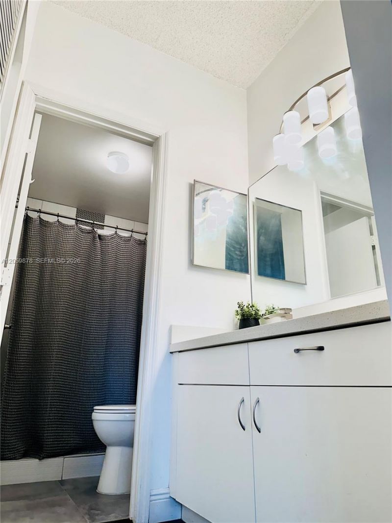 1543 Barcelona Way, Unit 5-30, Weston, FL 33327 Photo
