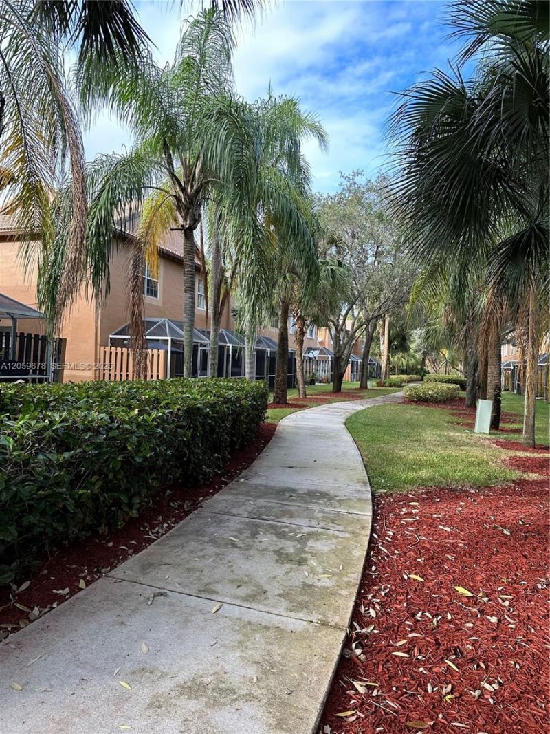 1543 Barcelona Way, Unit 5-30, Weston, FL 33327 Photo