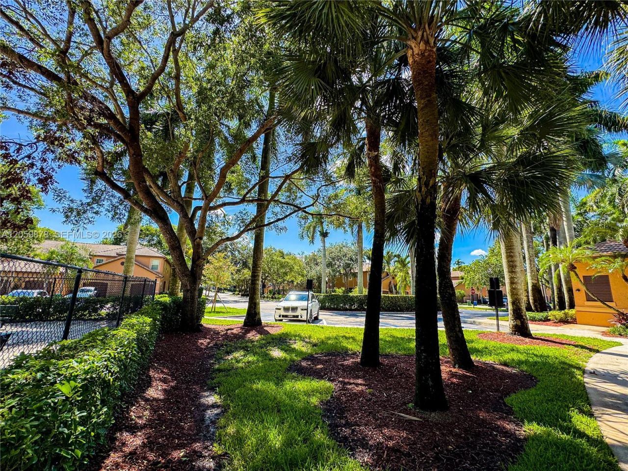 1543 Barcelona Way, Unit 5-30, Weston, FL 33327 Photo