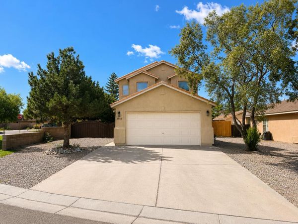 208 Colinas Avenue NE, Albuquerque, NM 87113