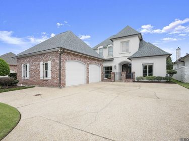 18828 Bella Vista Ct, Baton Rouge, LA 70809