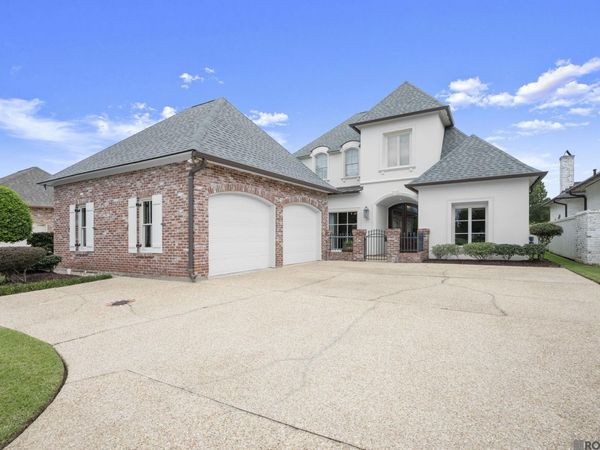 18828 Bella Vista Ct, Baton Rouge, LA 70809