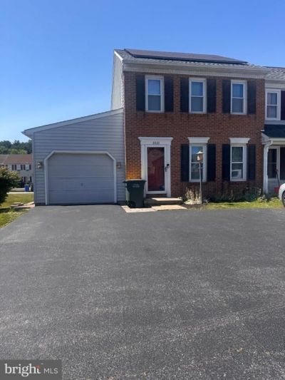 3033 BORNT DRIVE , DOVER, PA 17315