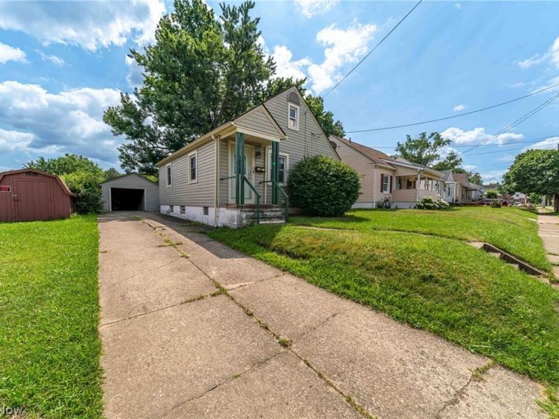 1347 Hammel Street, Akron, OH 44306 Photo 2