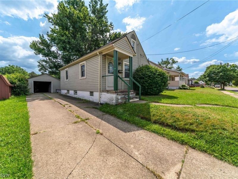 1347 Hammel Street, Akron, OH 44306 Photo 3