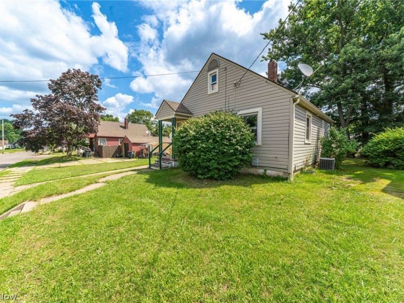 1347 Hammel Street, Akron, OH 44306 Photo 4
