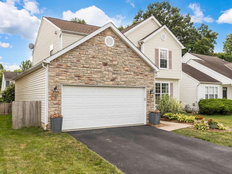 7907 Chapel Stone Road, Blacklick, OH 43004 Photo 2